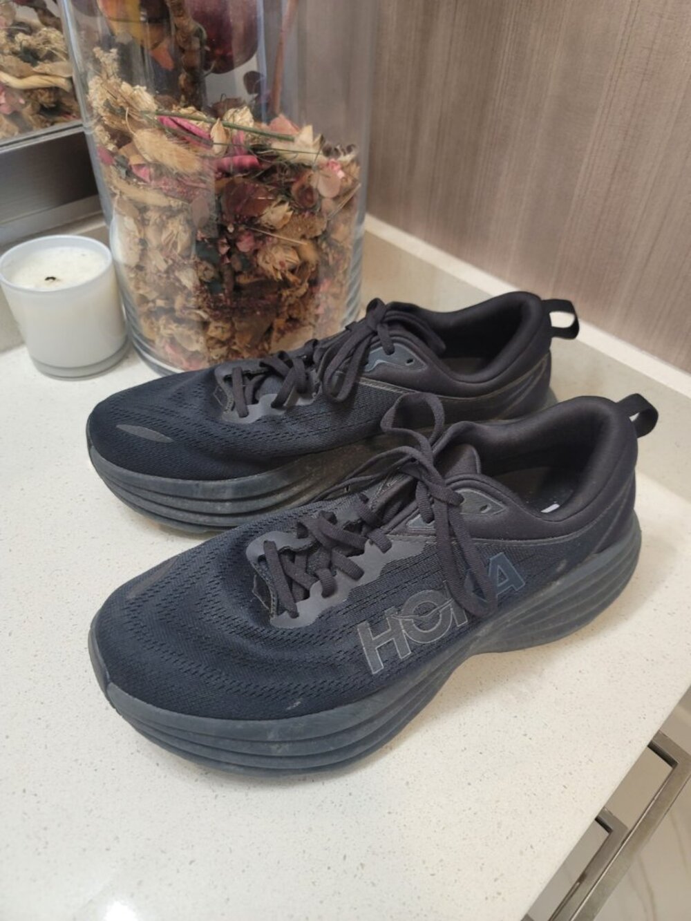 Hoka One One Bondi 8 Black Athletic Running Shoes Sneakers Men's Size 11 2E - Picture 2 of 8